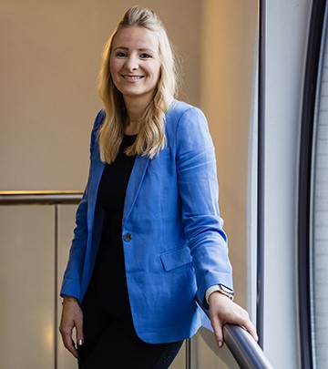 Iris van de Haar - 360x405px